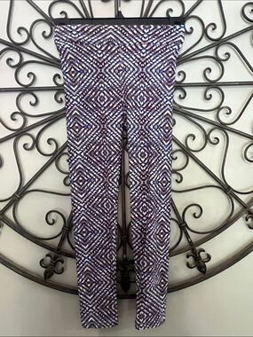 LuLaRoe Navy and White Red Geometric Print Leggings